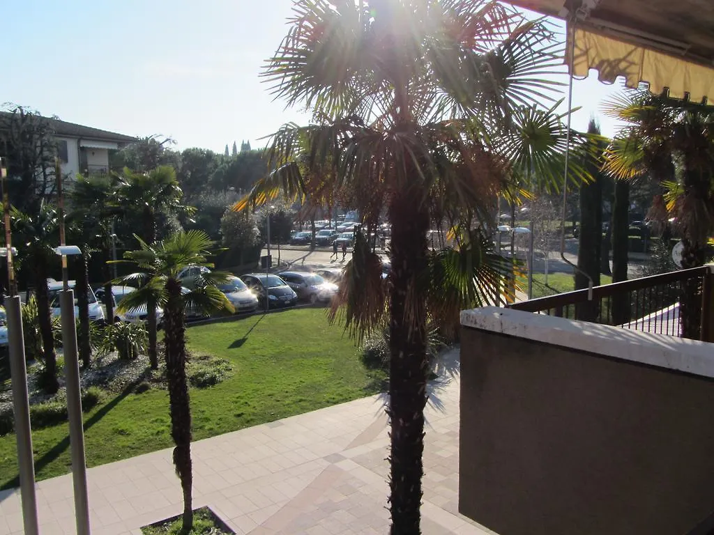 Apartment Appartamento Le Palme Sirmione